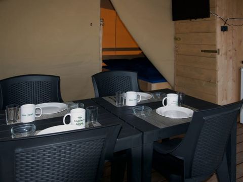 TENTE TOILE ET BOIS 6 personnes - Safari (avec toilette)