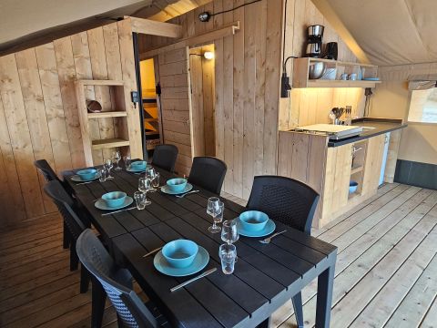 TENTE TOILE ET BOIS 6 personnes - y compris les installations sanitaires