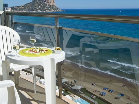 CHAMBRE 4 personnes - BALCON - VUE MER - PETIT-DÉJEUNER INCLUS