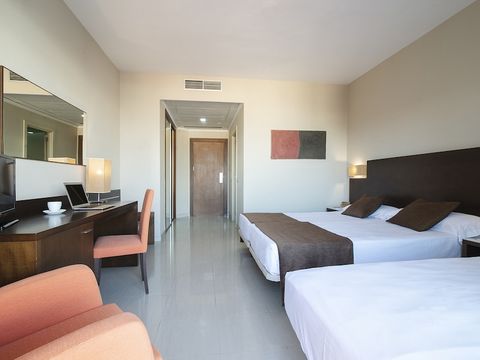 CHAMBRE 3 personnes - CHAMBRE DOUBLE LIT D'APPOINT - 2 ADULTES+1ENFANT(-12 ANS) - BALCON - PD INCLUS