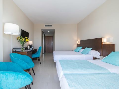 CHAMBRE 4 personnes - BALCON - VUE MER - PETIT-DÉJEUNER INCLUS