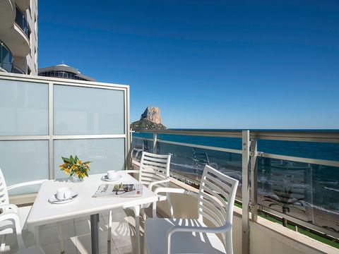 CHAMBRE 4 personnes - CHAMBRE QUADRUPLE - VUE MER - TERRASSE SPACIEUSE - PETITDÉJEUNER INCLUS