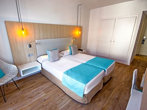 Chambre 2 personnes - Double - Balcon - Petit déjeuner inclus