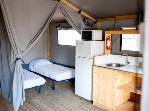 TENTE TOILE ET BOIS 4 personnes - Les Issambres TENTE TOILE ET BOIS 4 personnes - Les Issambres