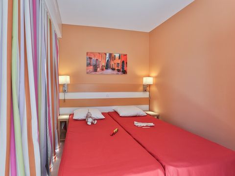 APPARTEMENT 6 personnes - 1 chambre + 1 coin nuit