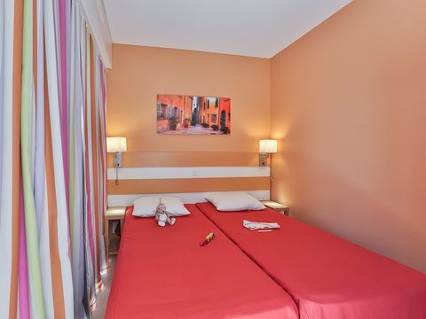 APPARTEMENT 6 personnes - 1 chambre + 1 coin nuit