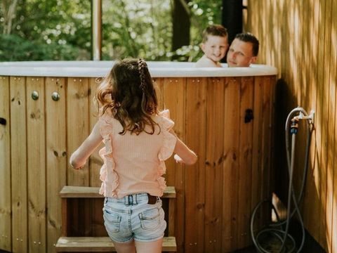 Lodge 5 personnes - Happy Bee Lodge avec jacuzzi | 5 personnes