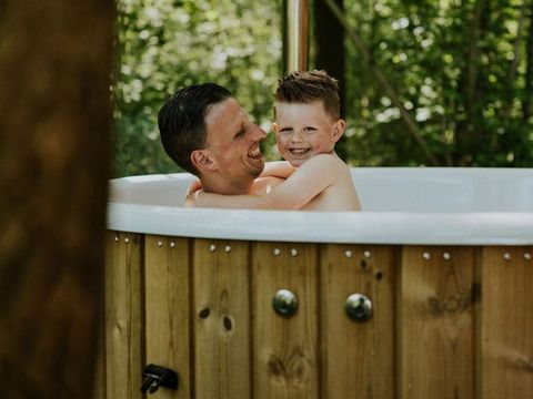 Lodge 5 personnes - Happy Bee Lodge avec jacuzzi | 5 personnes