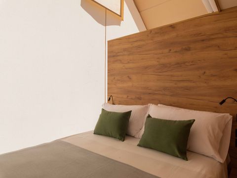 Tente en toile et en bois 2 personnes - Glamping Family Plus