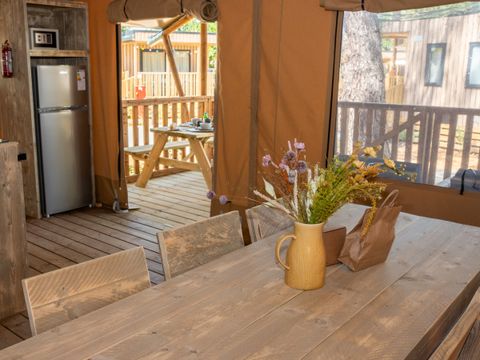 Tente en toile et en bois 5 personnes - Tente Safari Confort Jacuzzi