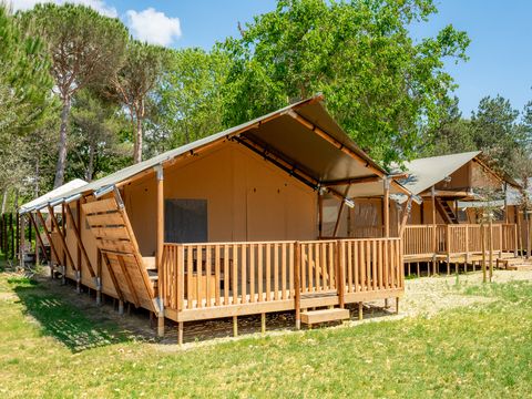Tente en toile et en bois 5 personnes - Tente Safari Confort Jacuzzi