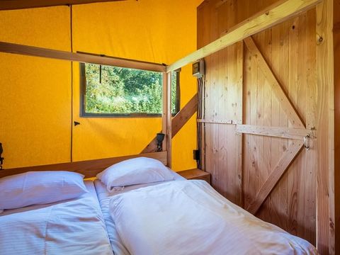 Tente en toile et en bois 5 personnes - Tente Safari Confort Jacuzzi