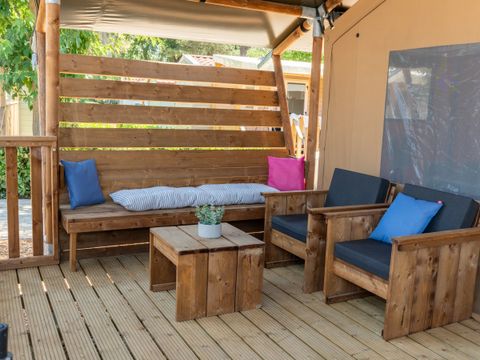 Tente en toile et en bois 5 personnes - Tente Safari Confort Jacuzzi