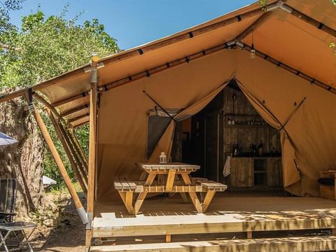 Tente en toile et en bois 5 personnes - Tente Safari Confort Jacuzzi
