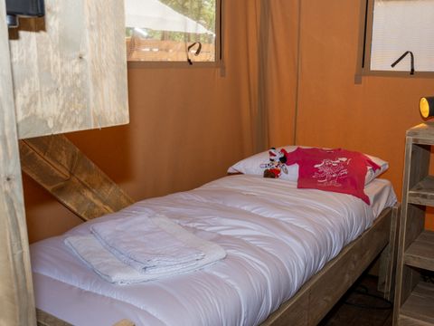 Tente en toile et en bois 5 personnes - Tente Safari Confort Jacuzzi