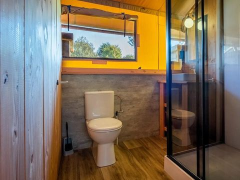 Tente en toile et en bois 5 personnes - Tente Safari Confort Jacuzzi