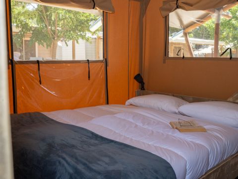 Tente en toile et en bois 5 personnes - Tente Safari Confort Jacuzzi