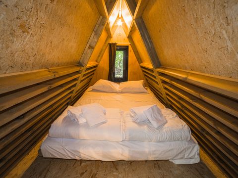 Tente en toile et en bois 4 personnes - A Luxury