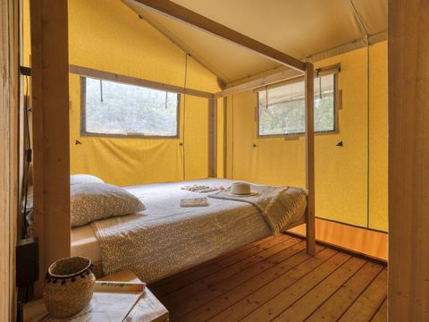 Tente en toile et en bois 4 personnes - Lodge Insolite - 2 chambres