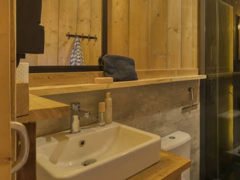 Tente en toile et en bois 4 personnes - Lodge Insolite - 2 chambres