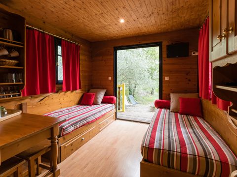 LODGE 2 personnes - Roulotte ( Séjour Deluxe ) climatisée / avec petit déjeuner / 2 pers inclus / Spa privatif en option