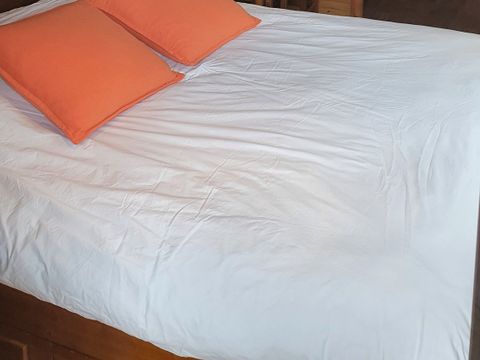 LODGE 2 personnes - Roulotte hôtelière climatisée avec petit déjeuner / Spa privatif en option