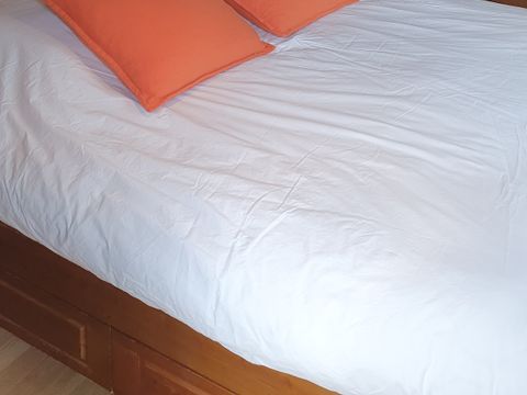 LODGE 2 personnes - Roulotte hôtelière climatisée avec petit déjeuner / Spa privatif en option