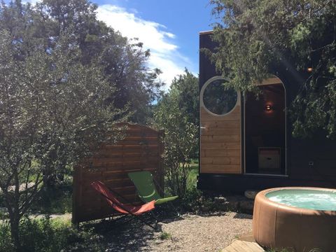 Hébergement 2 personnes - Carré d'étoiles climatise / avec petit déjeuner / 2 pers inclus / Spa privatif en option