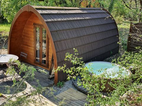 Hébergement 2 personnes - Cabane Forestière climatisée ( avec petit déjeuner et Spa privatif accès illimité ) / 2 pers inclus