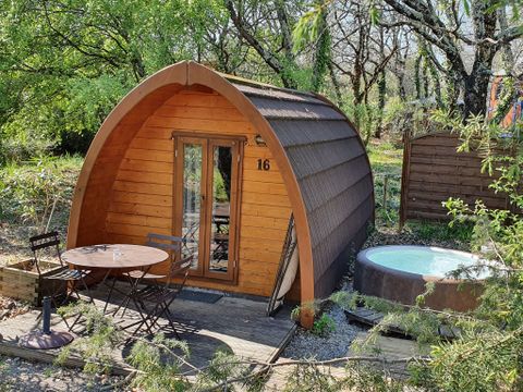 Hébergement 2 personnes - Cabane Forestière climatisée ( avec petit déjeuner et Spa privatif accès illimité ) / 2 pers inclus