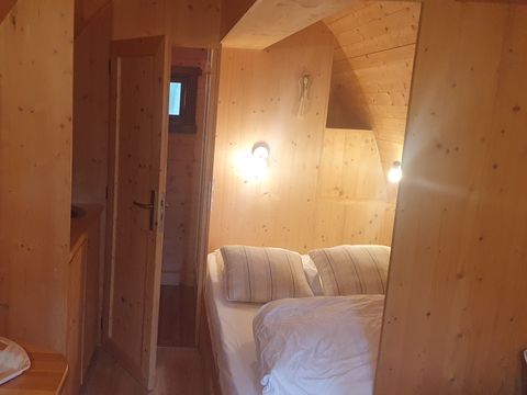Hébergement 2 personnes - Cabane Forestière climatisée ( avec petit déjeuner et Spa privatif accès illimité ) / 2 pers inclus