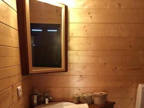LODGE 2 personnes - Cabane Lodge avec petit déjeuner et  Spa Privatif en terrasse