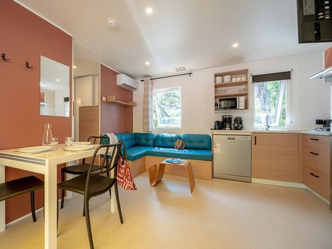 MOBILHOME 6 personnes - Mobil-home | Premium | 3 Ch. | 6 Pers. | Terrasse surélevée | 2 SDB | Clim. | TV