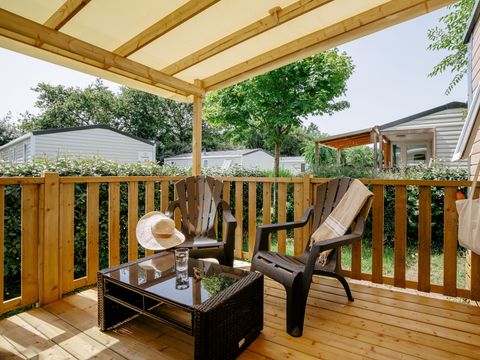 MOBILHOME 6 personnes - Mobil-home | Premium | 3 Ch. | 6 Pers. | Terrasse surélevée | 2 SDB | Clim. | TV