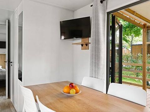 MOBILHOME 6 personnes - Mobil-home | Ultimate | 3 Ch. | 6 Pers. | Terrasse surélevée | 2 SDB | Clim. | TV