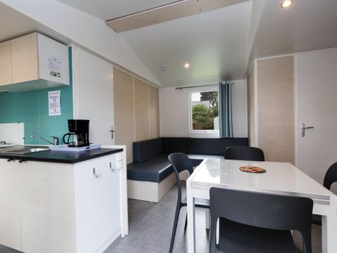 MOBILHOME 7 personnes - MH 3CH - TERRASSE SEMI COUVERTE FERMEE 6/7 PERSONNES