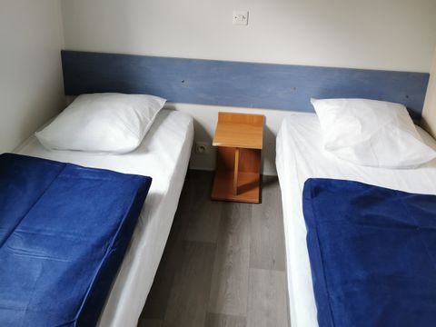 MOBILHOME 4 personnes - Samedi 2 chambres + terrasse couverte - sans sanitaires