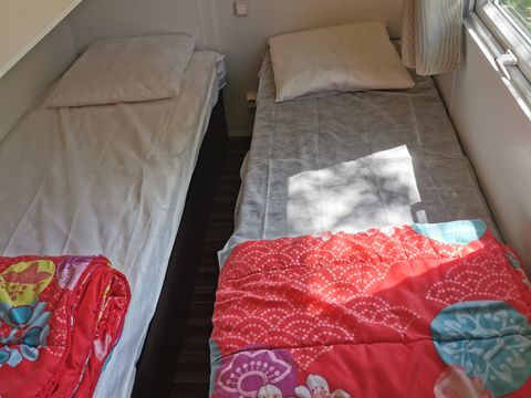 MOBILHOME 6 personnes - 3 chambres + terrasse couverte