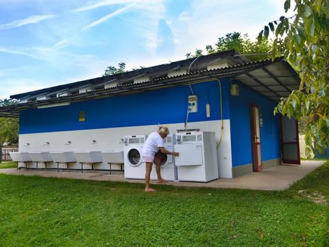 Emplacement - Emplacement Premium: 2 personnes, véhicule + électricité