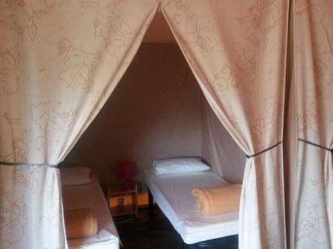 TENTE TOILE ET BOIS 4 personnes - INSOLITE LODGE sans sanitaires