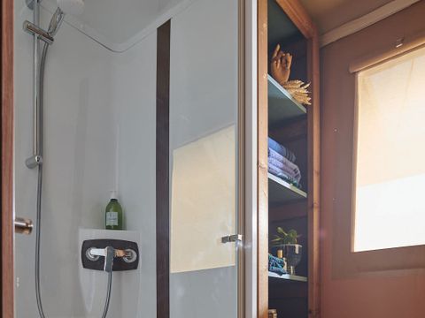 HÉBERGEMENT INSOLITE 4 personnes - INSOLITE LODGE PRIVILÈGE avec vue - 26 m² - 2 chambres - avec sanitaires