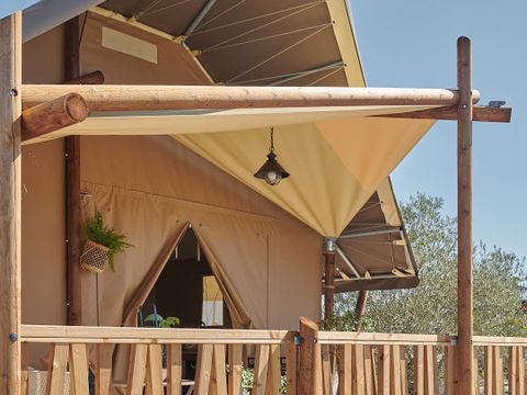 HÉBERGEMENT INSOLITE 4 personnes - INSOLITE LODGE PRIVILÈGE avec vue - 26 m² - 2 chambres - avec sanitaires