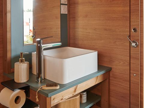 HÉBERGEMENT INSOLITE 4 personnes - INSOLITE LODGE PRIVILÈGE avec vue - 26 m² - 2 chambres - avec sanitaires