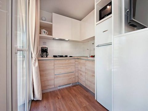 MOBILHOME 6 personnes - Mobil-home | Comfort | 2 Ch. | 4/6 Pers. | Terrasse surélevée | 2 SDB | Clim. | TV