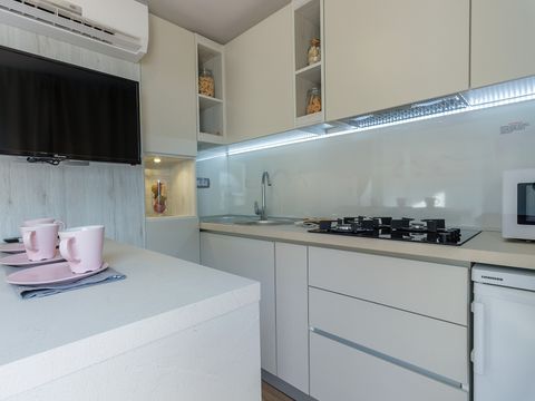 MOBILHOME 2 personnes - Comfort | 1 Ch. | 2 Pers. | Terrasse surélevée | Clim. | TV