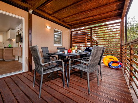 MOBILHOME 6 personnes - Mobil-home | Comfort | 3 Ch. | 6 Pers. | Terrasse surélevée | 2 SDB | Clim. | TV