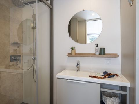 Mobilhome 4 personnes - Cottage Tulipe - 2 chambres - 2 salles de bain Premium