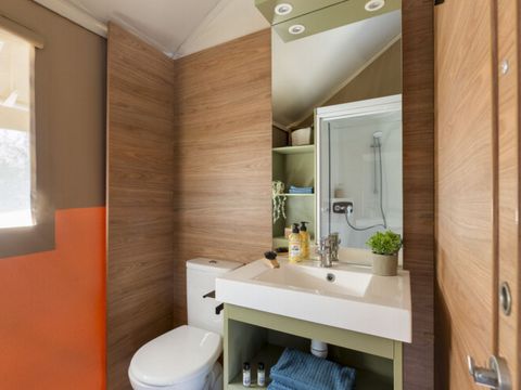 TENTE 6 personnes - Tente Lodge Camélia 6 pers 3 Ch 1 Sdb ***