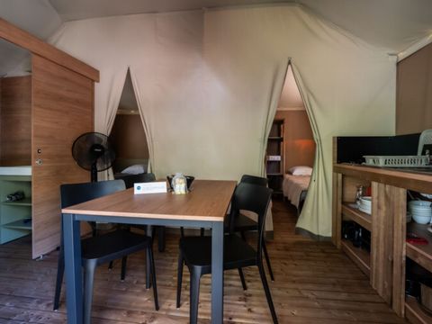 Tente 6 personnes - Lodge Camélia - 3 chambres - 1 salle de bain ***