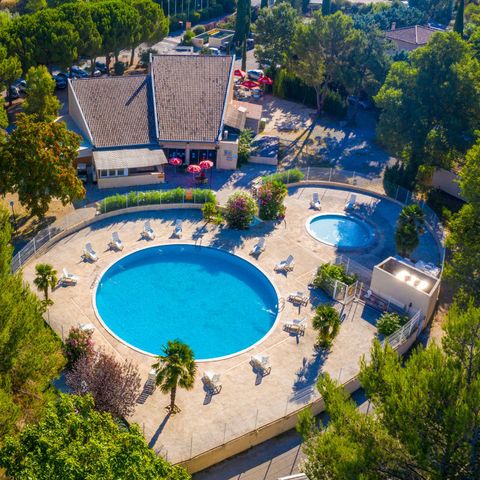 Camping Domaine des Iscles Camping Domaine des Iscles - Camping Bouches-du-Rhône - Image N°2